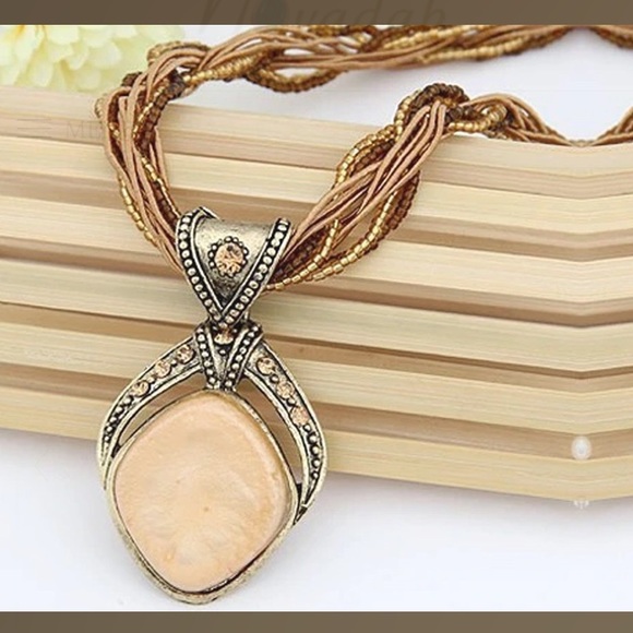 💕 LAYERED BOHEMIAN PENDANT NECKLACE

💕 - Picture 5 of 6